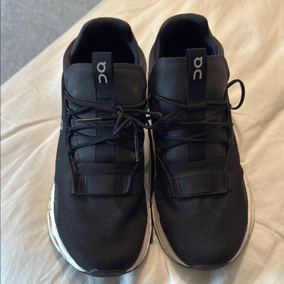 ON CLOUD TENNIS SHOES - Picture 1 of 3